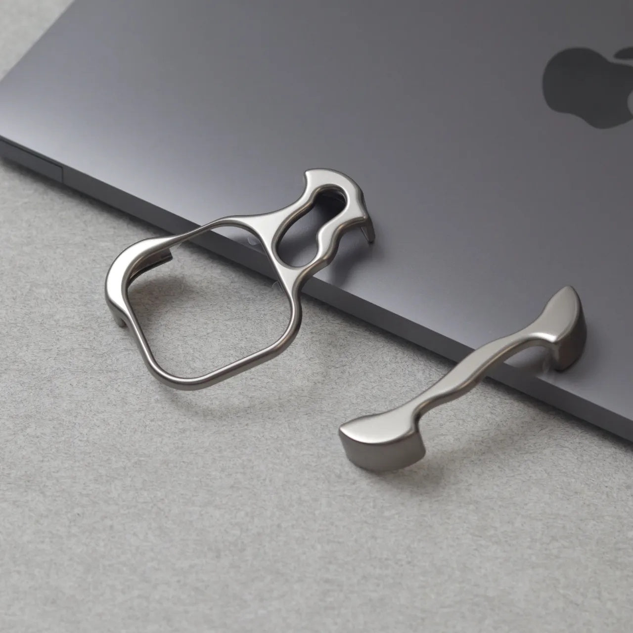 Zinc Alloy Suitable For 15 pro max Phone Cases
