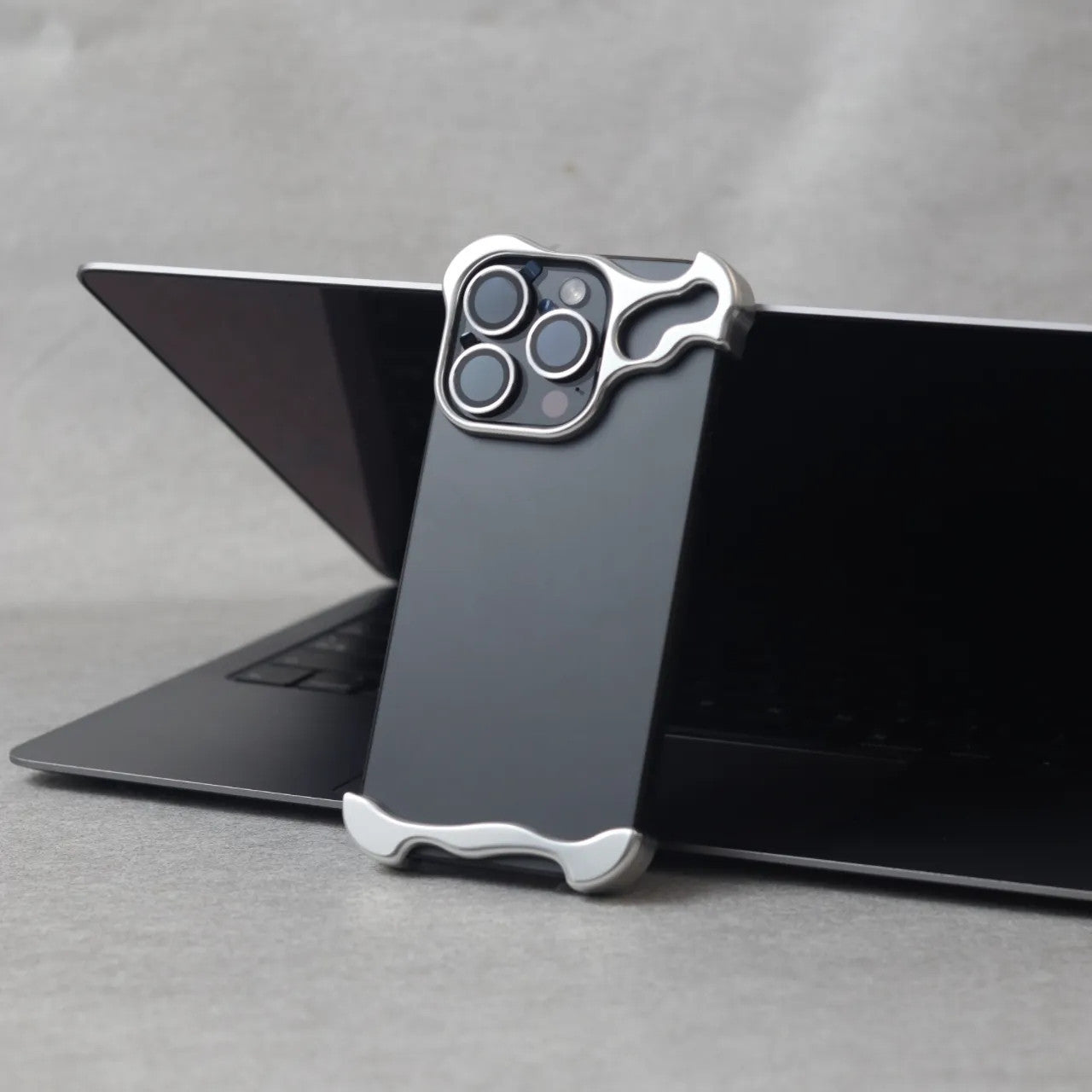 Zinc Alloy Suitable For 15 pro max Phone Cases